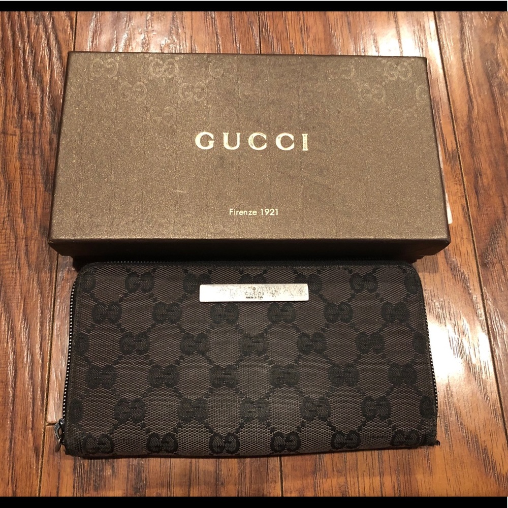 Authentic GUCCI brown zippy zip around wallet - Picture 1 of 9